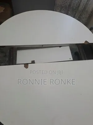 Extendable Dinning Table