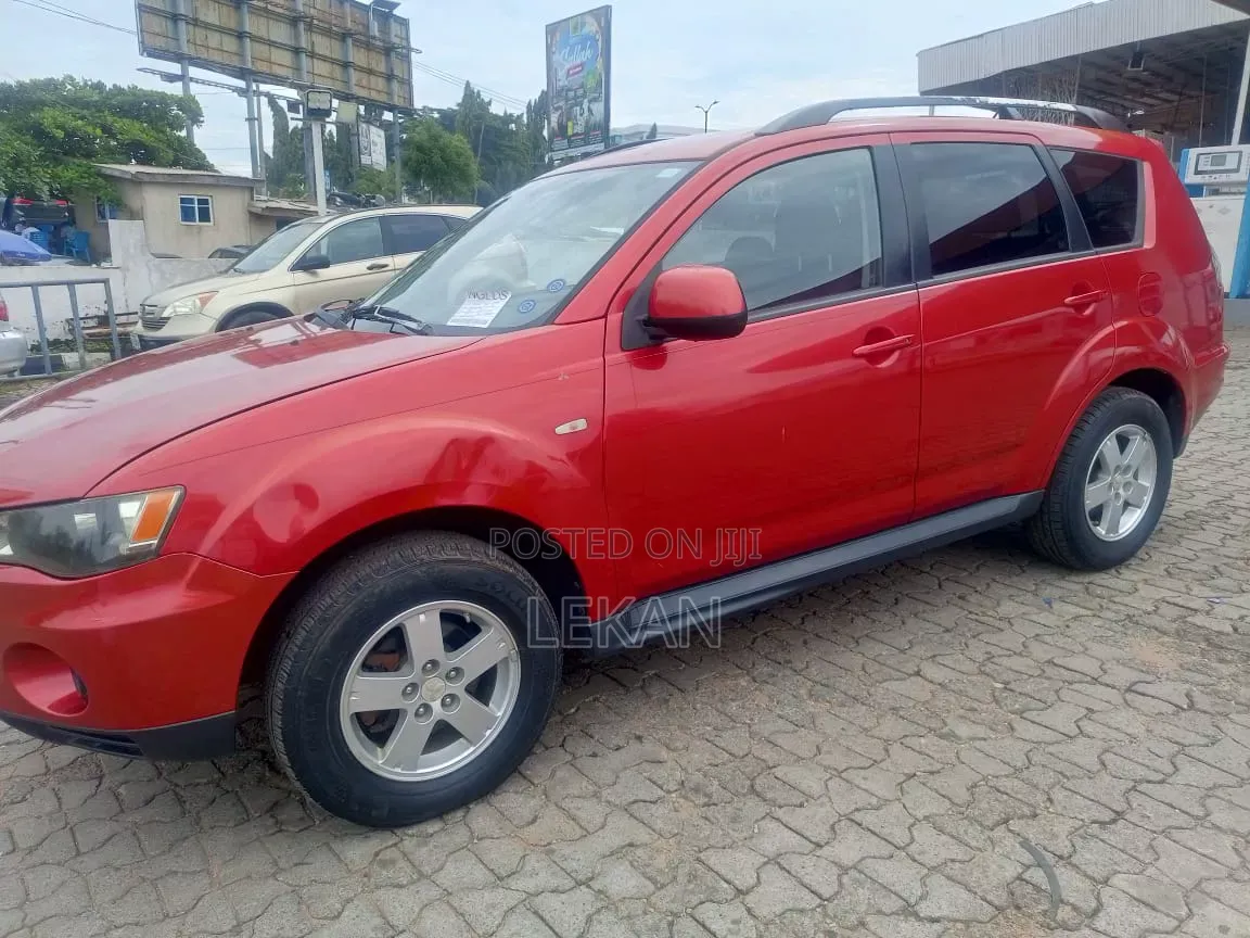 Mitsubishi Outlander 2012 Red