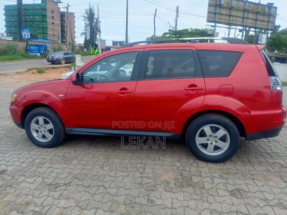 Mitsubishi Outlander 2012 Red