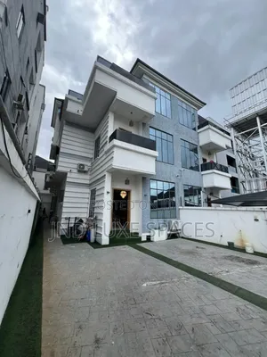 5bdrm Duplex in Chevron for rent
