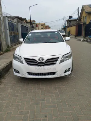Toyota Camry SE 4dr Sedan (2.5L 4cyl 6AM) 2010 White