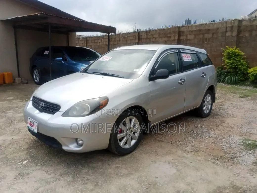 Toyota Matrix 2004 Silver