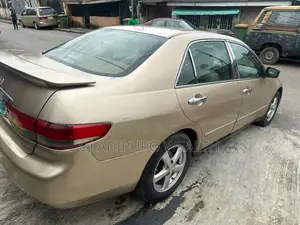 Honda Accord 2004 Gold