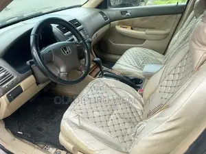 Honda Accord 2004 Gold