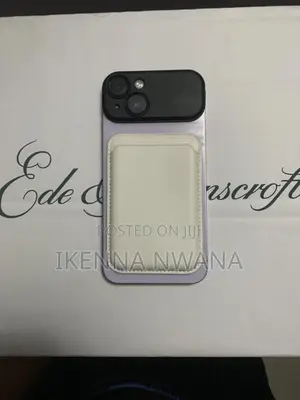 MagSafe Wallets Black and White