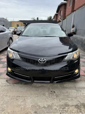 Toyota Camry SE 4dr Sedan (2.5L 4cyl 6A) 2013 Black