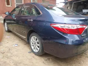 Toyota Camry LE 4dr Sedan (2.5L 4cyl 6A) 2016 Blue