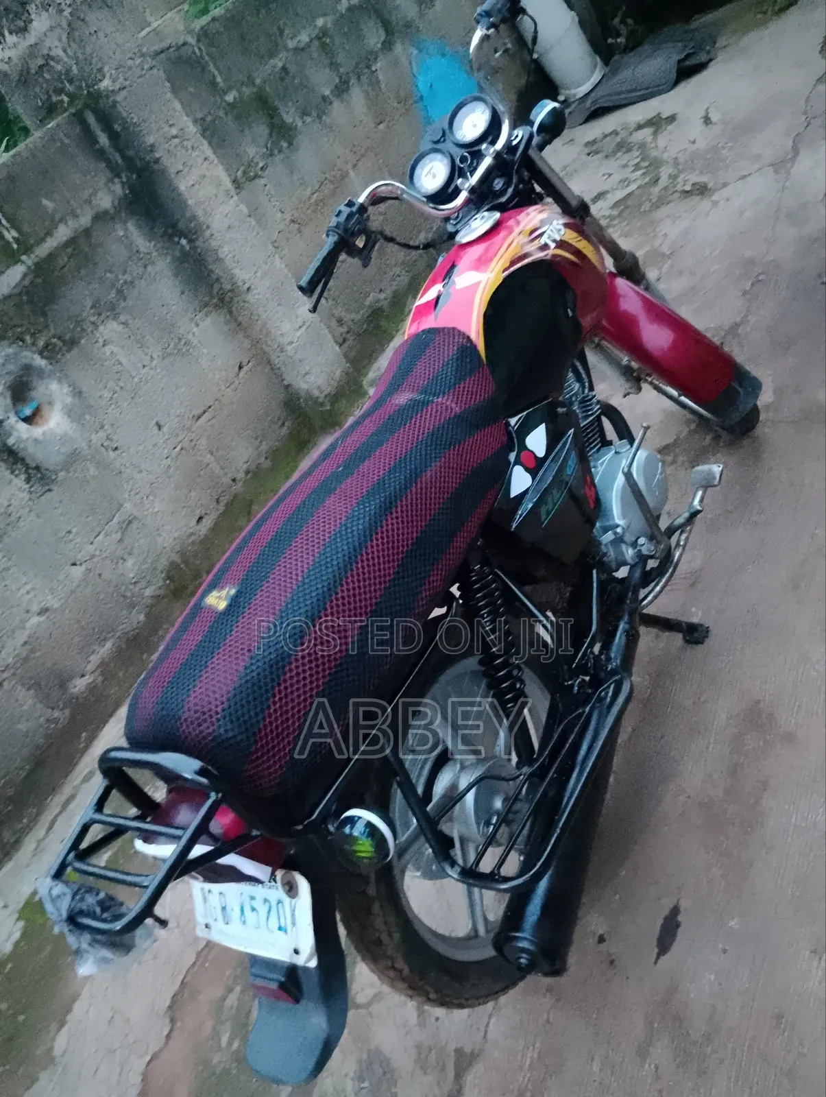TVS HLX 125 2023 Red