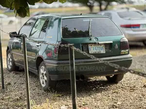 Volkswagen Golf 2000 Green