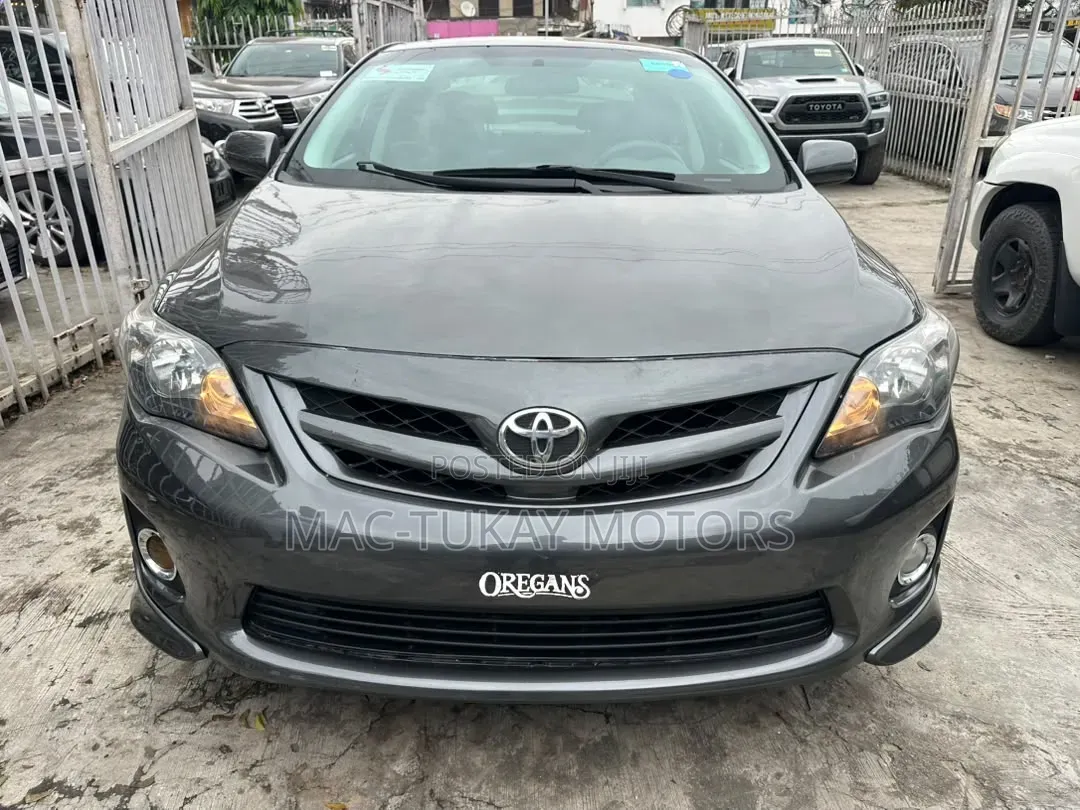Toyota Corolla 2012 Gray