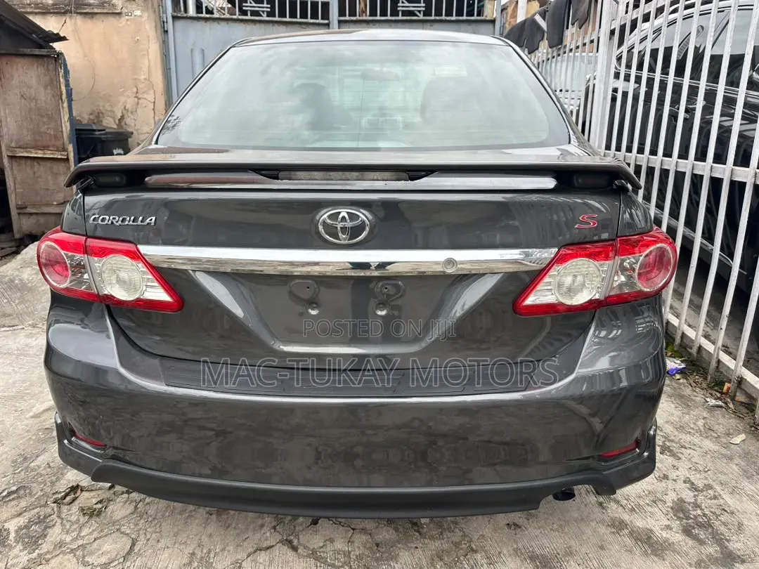 Toyota Corolla 2012 Gray