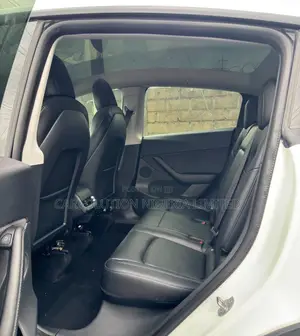 Tesla Model Y 75D kWh Performance 2021 White