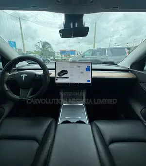 Tesla Model Y 75D kWh Performance 2021 White