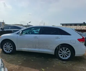 Toyota Venza 2010 White