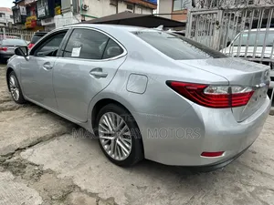 Lexus ES 2013 Silver