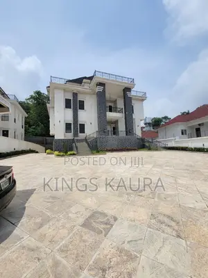 8bdrm Mansion in Maitama for sale