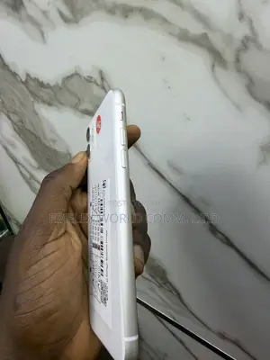 Apple iPhone 11 64 GB White