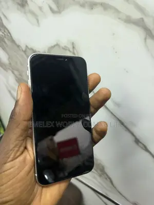 Apple iPhone 11 64 GB White