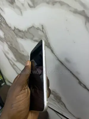 Apple iPhone 11 64 GB White