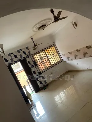 3bdrm Block of Flats in Zionist Estate, Akala Express for rent