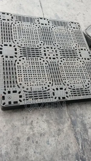 Heavy-Duty Plastic Pallets for Warehousing