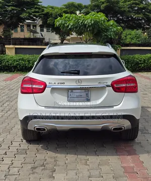 Mercedes-Benz GLA 250 2016 White