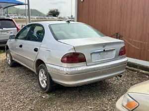 Toyota Avensis 2000 Silver