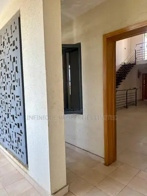 2bdrm Maisonette in Lekki Phase 1 for rent