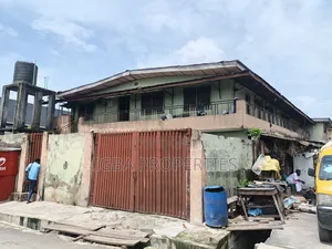 20bdrm House in Kosofe / Kosofe for sale