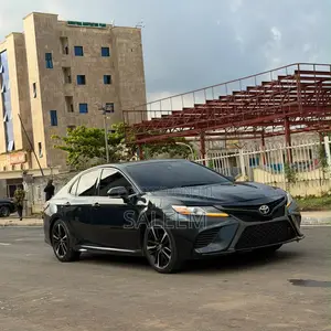 Toyota Camry XSE FWD (2.5L 4cyl 8AM) 2018 Green
