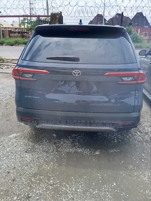 Toyota Highlander 2024 Blue