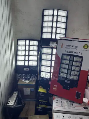 Emirates 4000W Solar Street Light (Beast Mode)