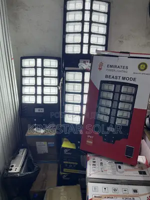 Emirates 4000W Solar Street Light (Beast Mode)