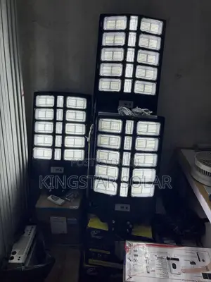 Emirates 4000W Solar Street Light (Beast Mode)