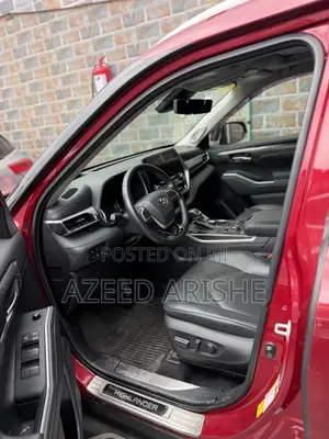 Toyota Highlander XLE 2021 Red