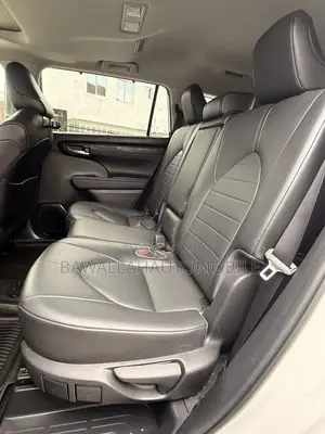 Toyota Highlander XLE 2021 White
