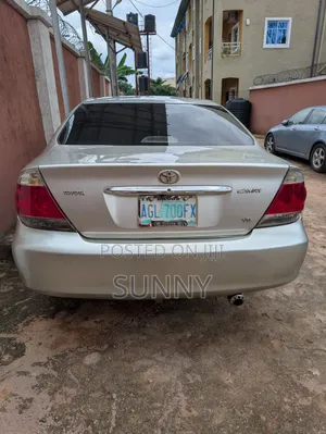 Toyota Camry XLE V6 4dr Sedan (3.0L 6cyl 5A) 2006 Silver