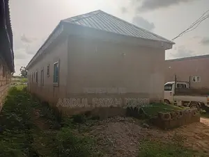 5self Contain Hostels Located in Student Area