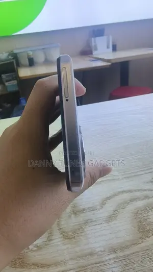 Vivo Y77 256 GB Gold