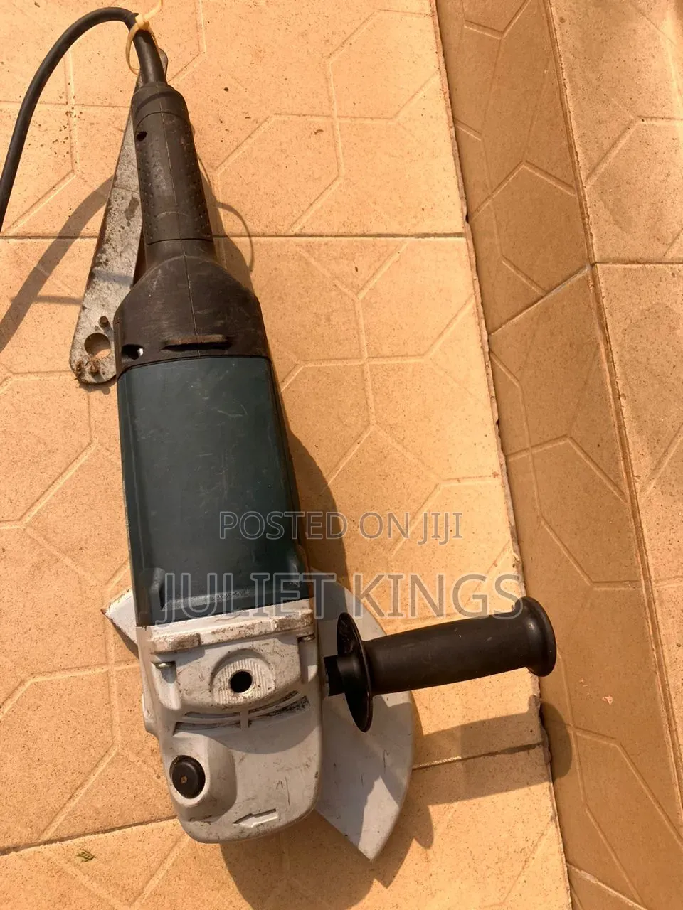 Bosch Cutting Machine