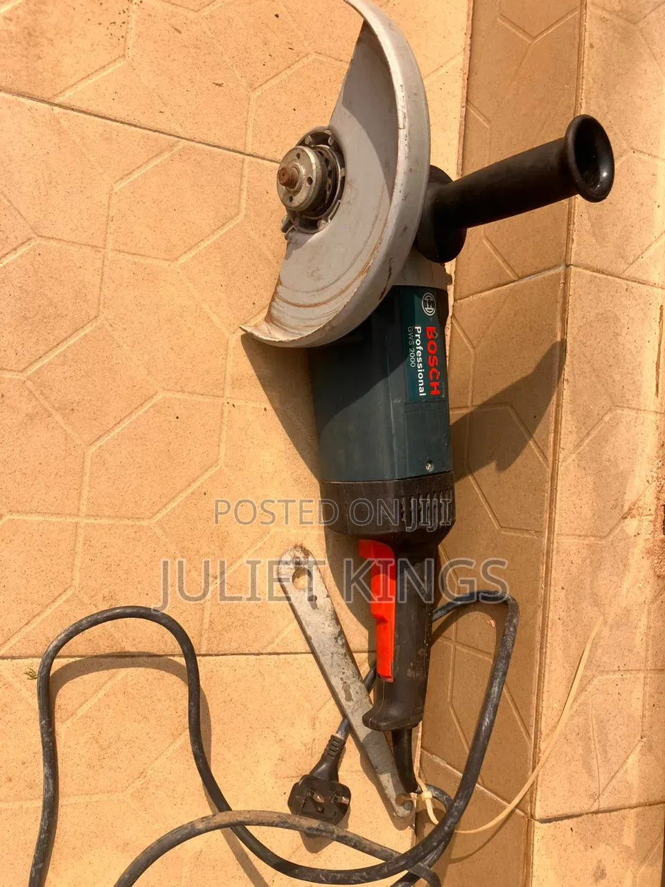 Bosch Cutting Machine