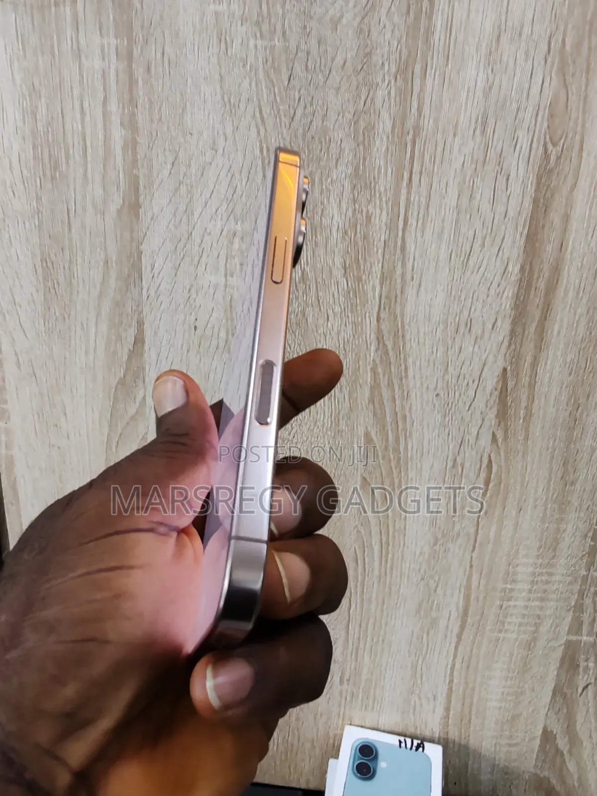 Apple iPhone 16 Pro 128 GB Gold