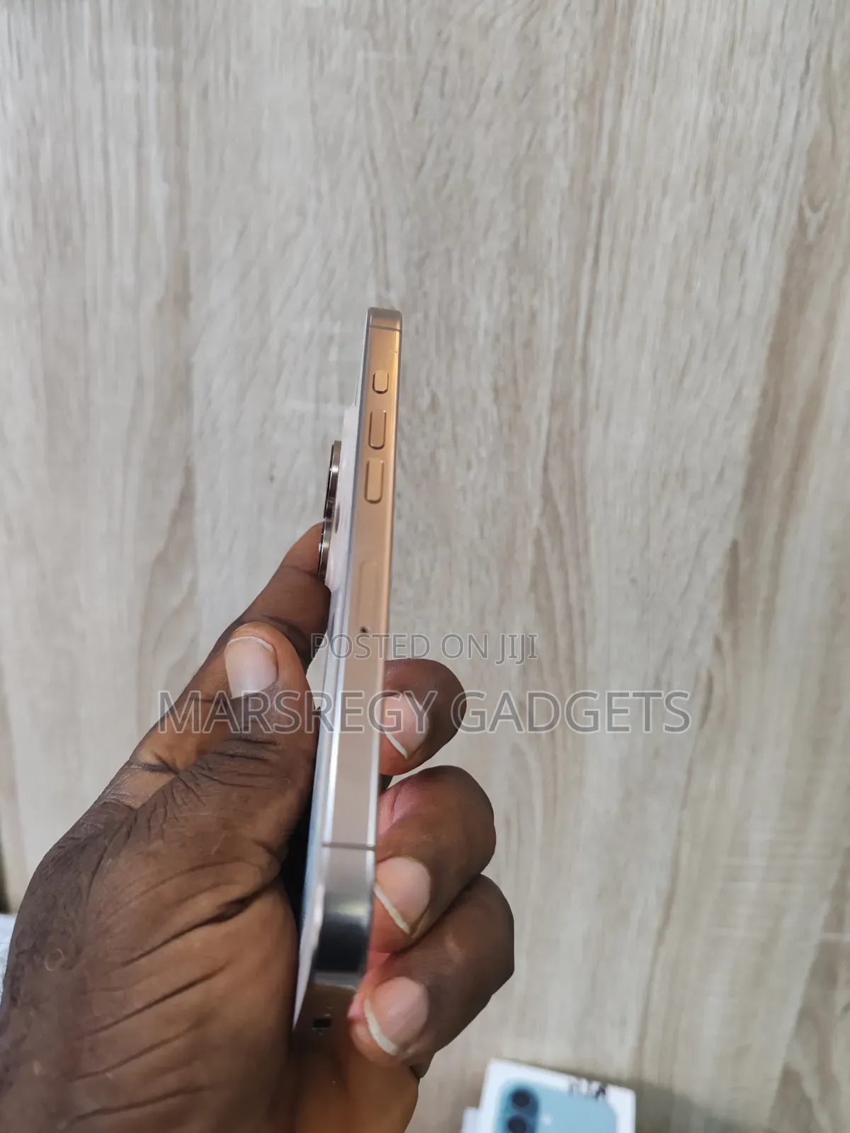 Apple iPhone 16 Pro 128 GB Gold