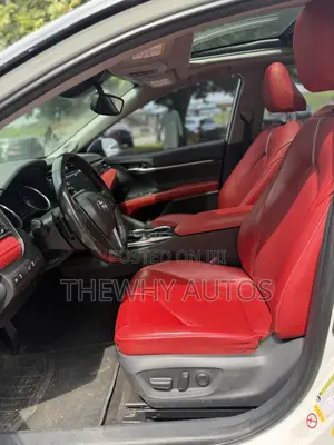 Toyota Camry XSE (2.5L 4cyl 8A) 2019 White