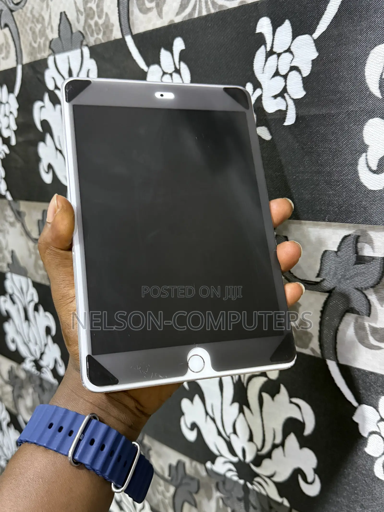 Apple iPad mini 4 128 GB Gray