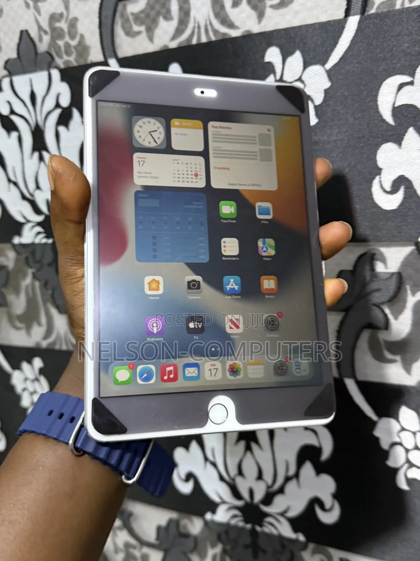 Apple iPad mini 4 128 GB Gray