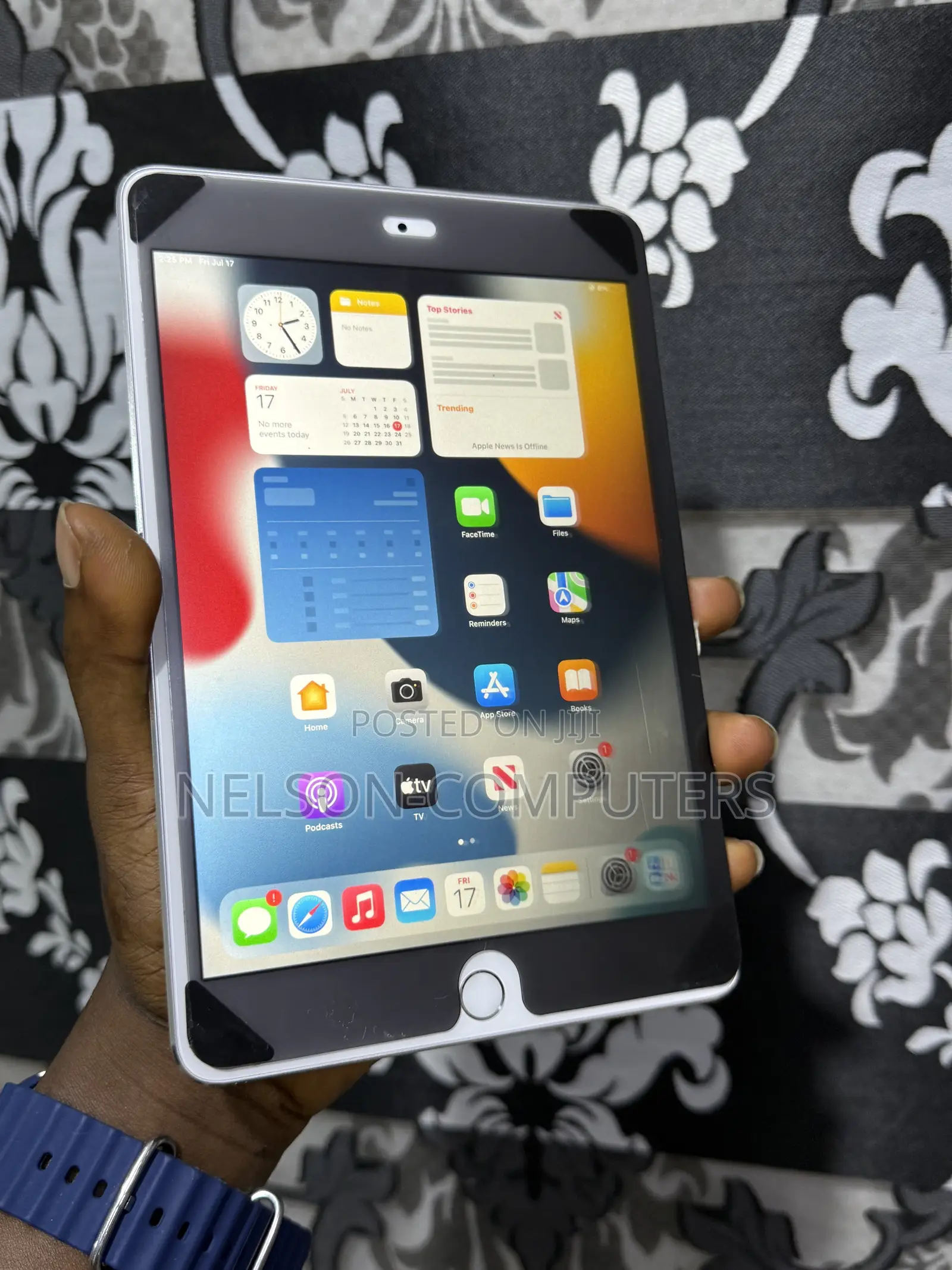 Apple iPad mini 4 128 GB Gray