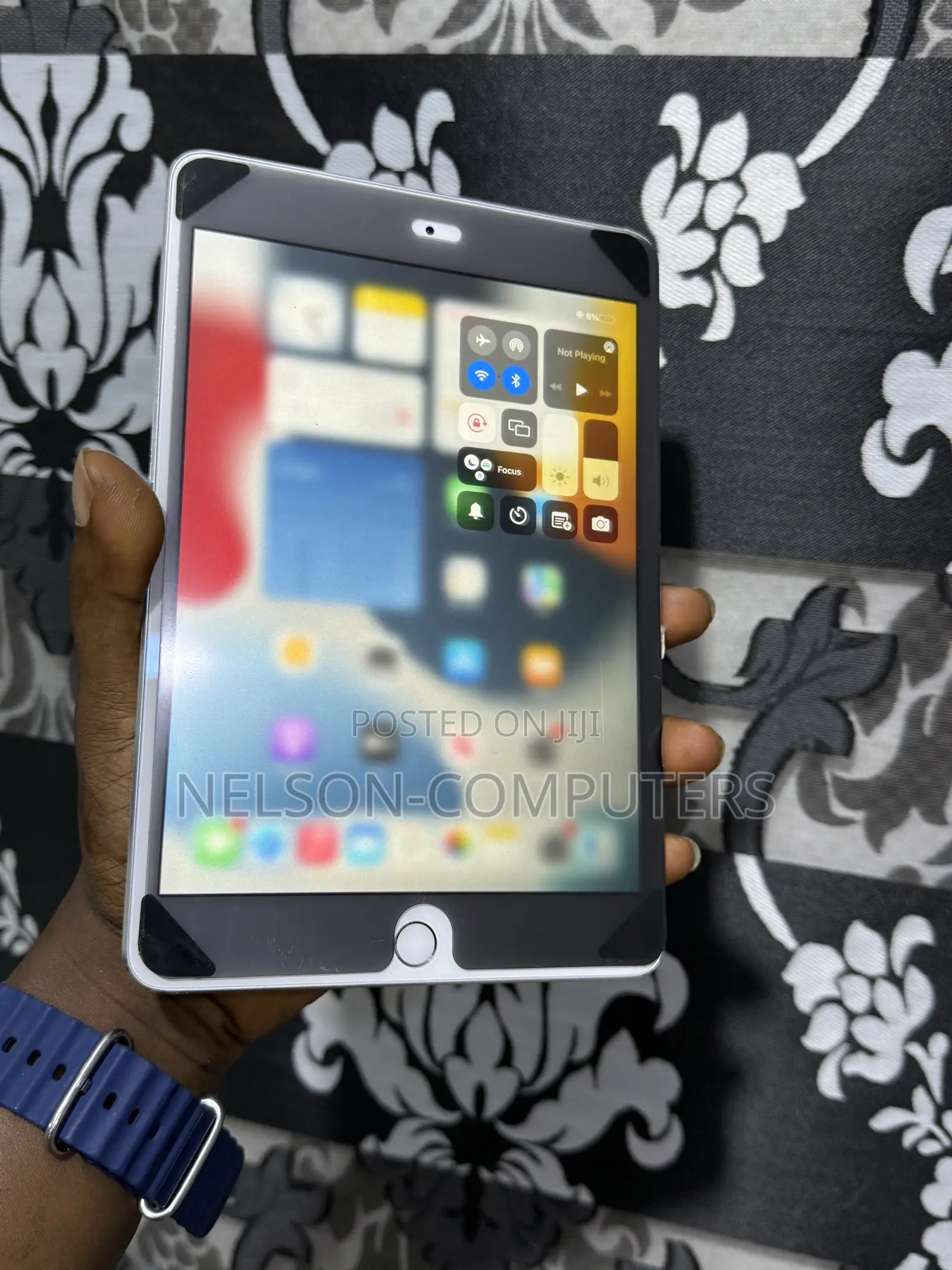 Apple iPad mini 4 128 GB Gray
