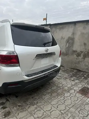 Toyota Highlander Limited 3.5L 2WD 2013 Off white