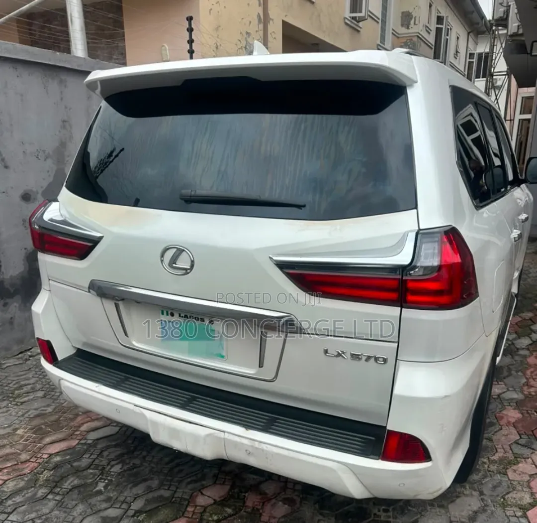 Lexus LX 2018 White